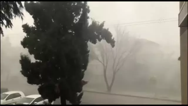 Kuvvetli sağanağın ardından temizlik çalışması başlatıldı