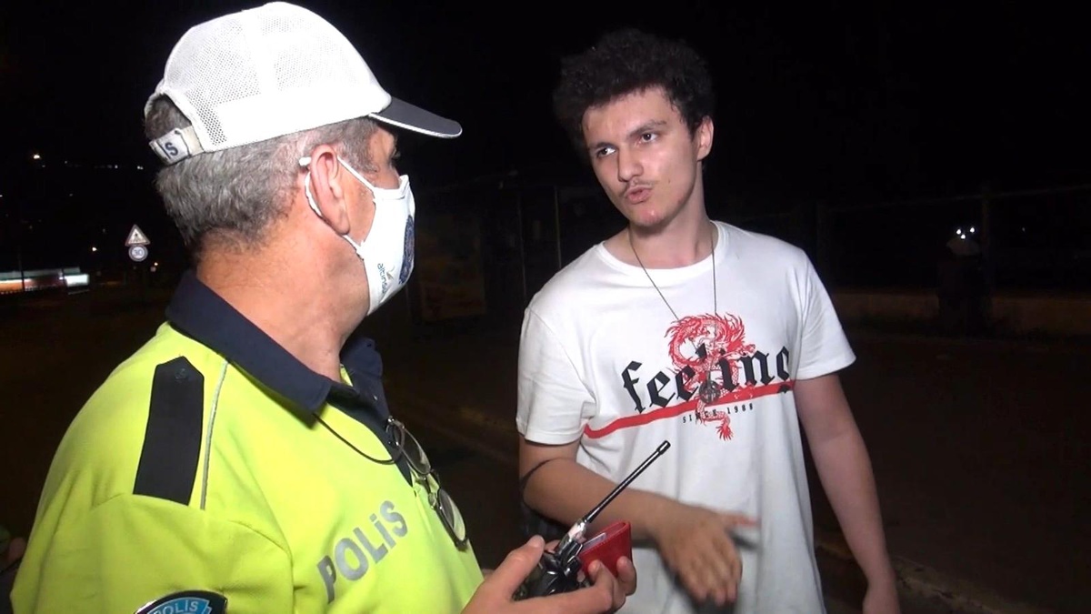 Otomobil ile ticari taksi çarpıştı: 2 yaralı - Vimarsana News