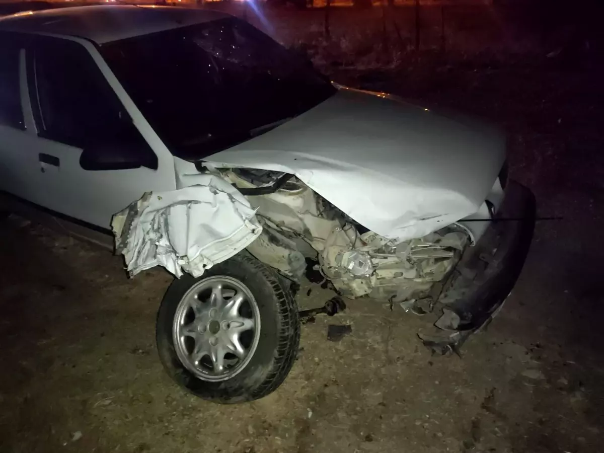 Otomobiller çarpıştı: 2 yaralı