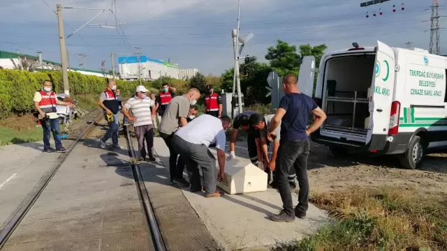 Son dakika haberleri: Hemzemin geçitte tren hafif ticari araca çarptı: 1 ölü