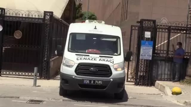 Son dakika haberi | Bıçaklanarak öldürülen 3 çocuk annesi kadının cenazesi toprağa verildi