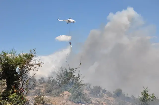 ÇANAKKALE - Makilik alanda etkili olan yangın kontrol altına alındı