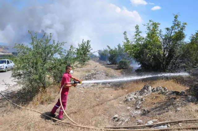 ÇANAKKALE - Makilik alanda etkili olan yangın kontrol altına alındı