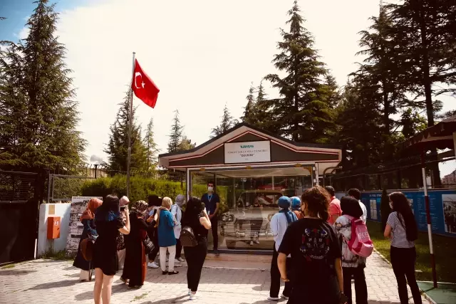 ESKİŞEHİR - Devrim Otomobili Müzesi kapılarını yeniden ziyaretçilerine açtı