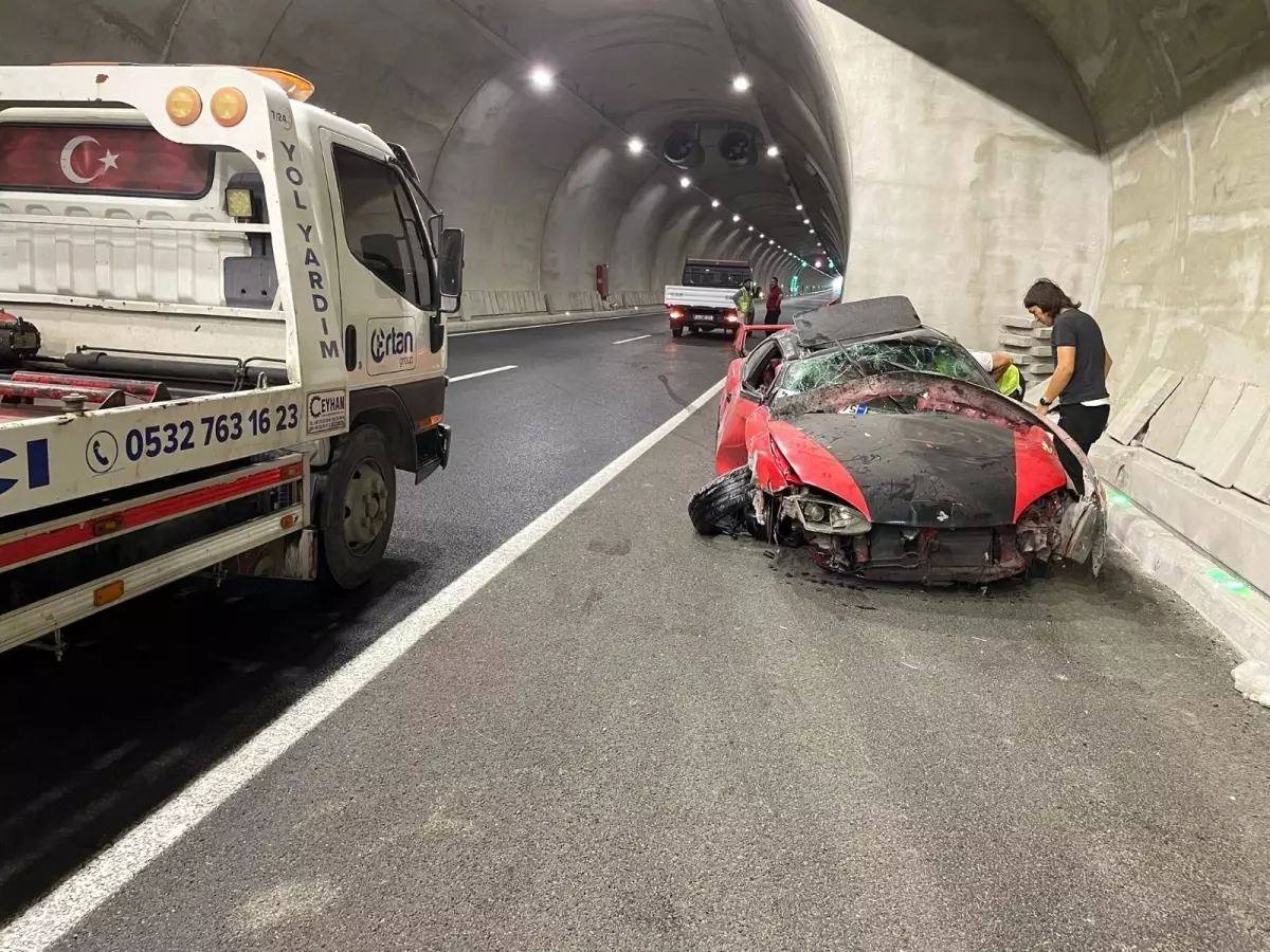 Elazığ'da takla atan otomobil hurdaya döndü: 1 yaralı