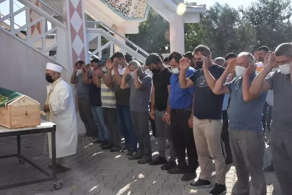 ESKİ SEVGİSİ TARAFINDAN ÖLDÜRÜLEN 3 ÇOCUK ANNESİ TOPRAĞA VERİLDİ