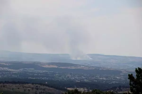 EZİNE'DE ÇÖPLÜKTE YANGIN; HAVADAN VE KARADAN MÜDAHALE EDİLİYOR