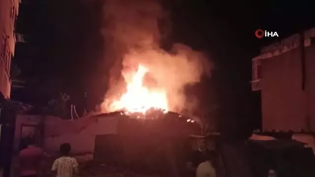 Fatih'te korkutan yangın