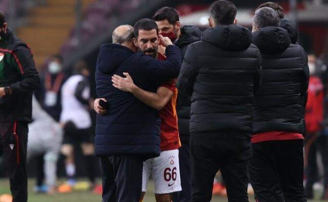 Galatasaray'ın Emre Belözoğlu'su kaptan Arda Turan olacak