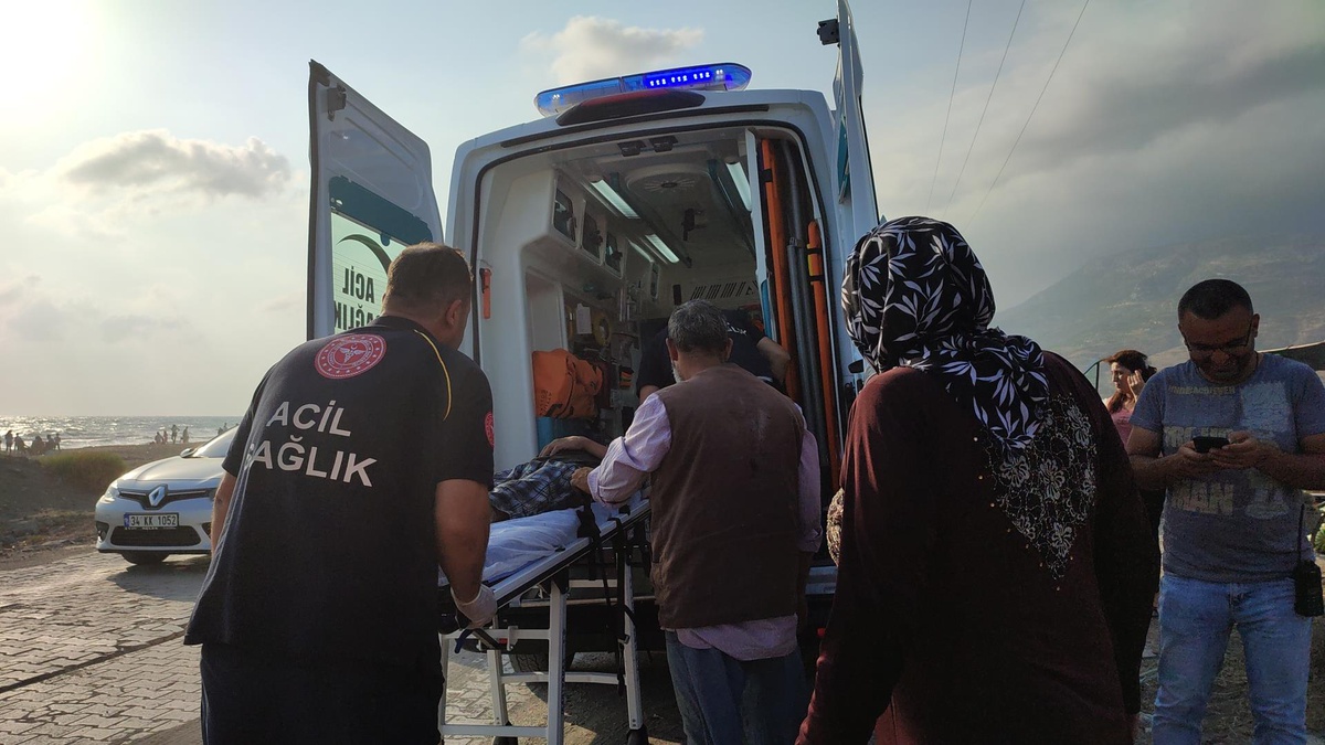 Son dakika: Denizde boğulma tehlikesi geçiren çocuk kurtarıldı