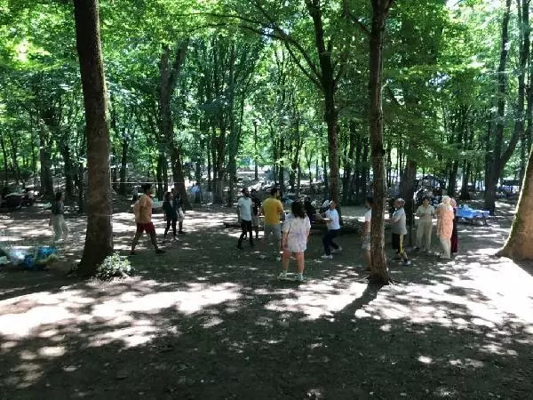 KISITLAMASIZ İLK PAZAR GÜNÜNÜNDE VATANDAŞLAR BELGRAD ORMANINA AKIN ETTİ
