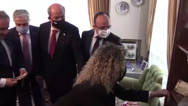 Son dakika haber... KKTC Cumhurbaşkanı Ersin Tatar, Emekli Tuğgeneral Nihat İlhan'ın yaşadığı evi ziyaret etti
