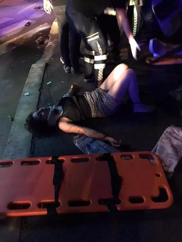 Kontrolden çıkan araç düğün salonunun duvarına çarptı: 1'i ağır 4 yaralı