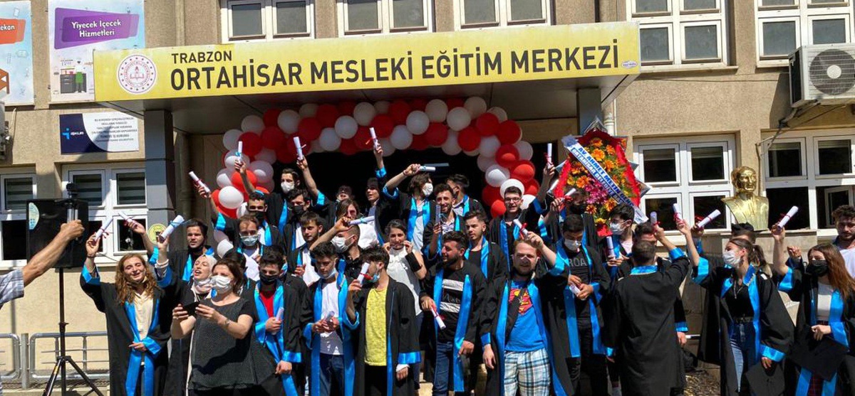 'Mesleki Eğitim Merkezlerimiz, İlk Lise Diplomalı Mezunlarını Verdi'