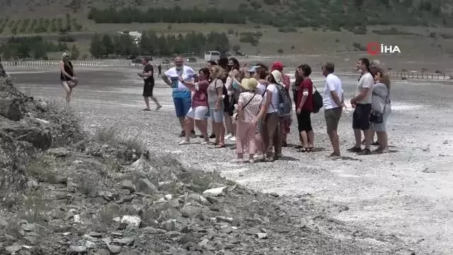 Son dakika... Salda Gölü'ne normalleşmenin ilk hafta sonunda ziyaretçi akını 2 Son dakika... Salda Gölü'ne normalleşmenin ilk hafta sonunda ziyaretçi akını