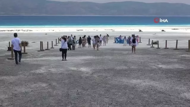 Son dakika... Salda Gölü'ne normalleşmenin ilk hafta sonunda ziyaretçi akını 4 Son dakika... Salda Gölü'ne normalleşmenin ilk hafta sonunda ziyaretçi akını
