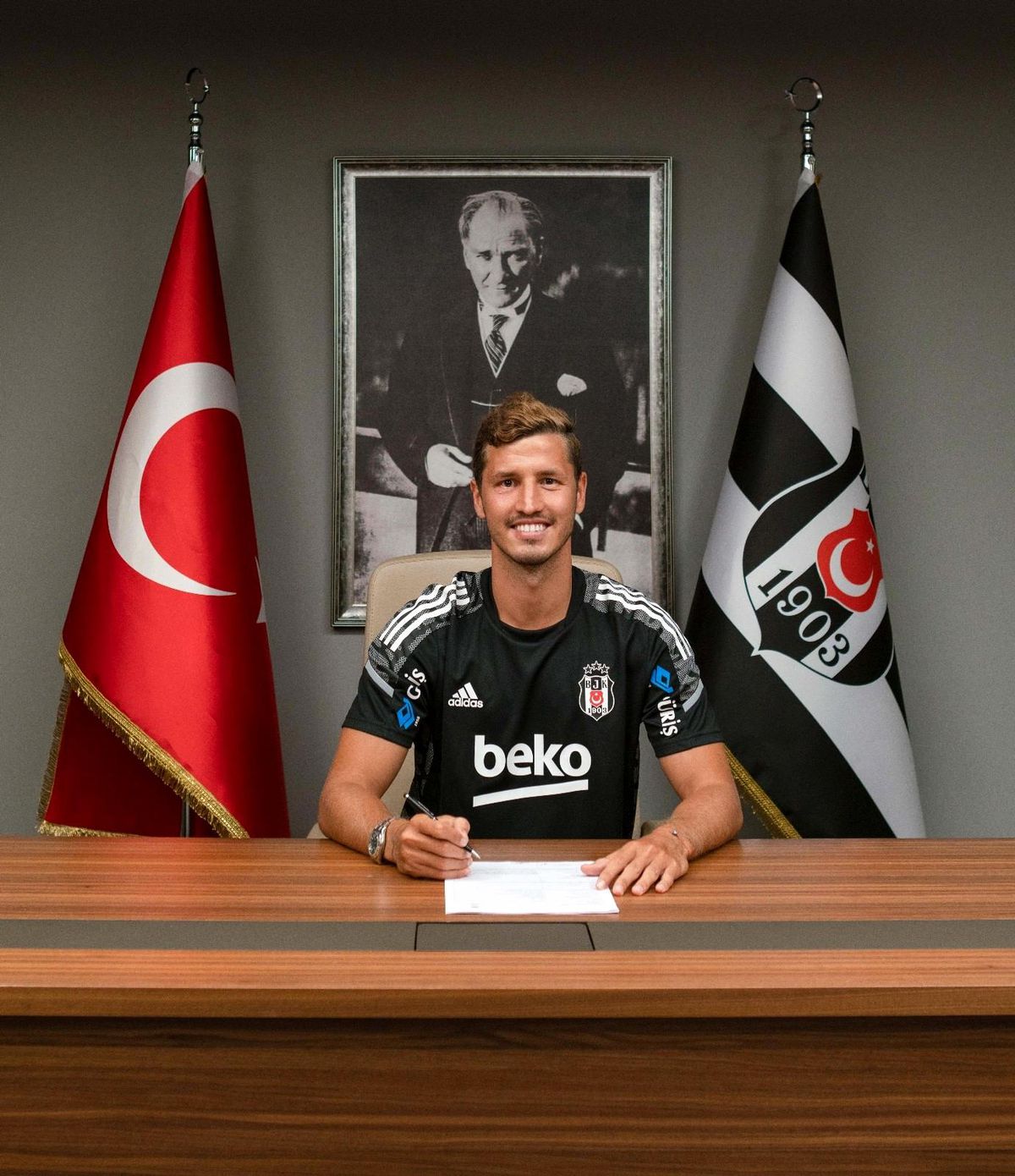 Salih Uçan Beşiktaş'ta