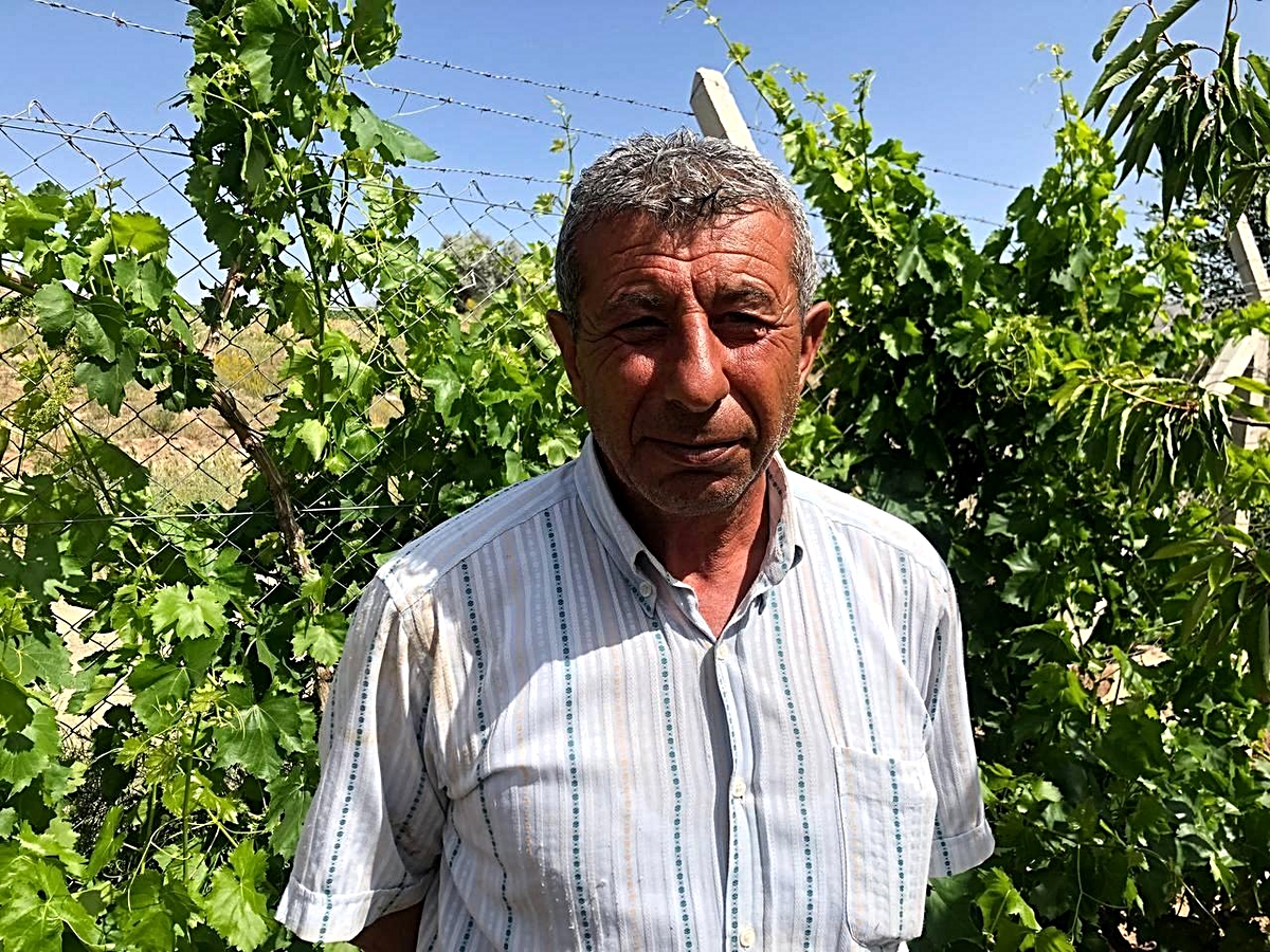 Şehit babası bahçe çapalarken İHA'ya konuştu - Vimarsana News