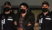 Türkiye'ye getirilen Çiftlik Bank kurucusu Mehmet Aydın, adliye çıkışı ısrarlı sorulara cevap vermedi Türkiye'ye getirilen Çiftlik Bank kurucusu Mehmet Aydın, adliye çıkışı ısrarlı sorulara cevap vermedi