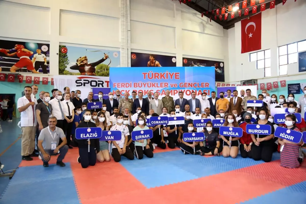 Vali Ali Hamza Pehlivan, Türkiye Ferdi Kick Boks Şampiyonasının Açılış Törenine Katıldı