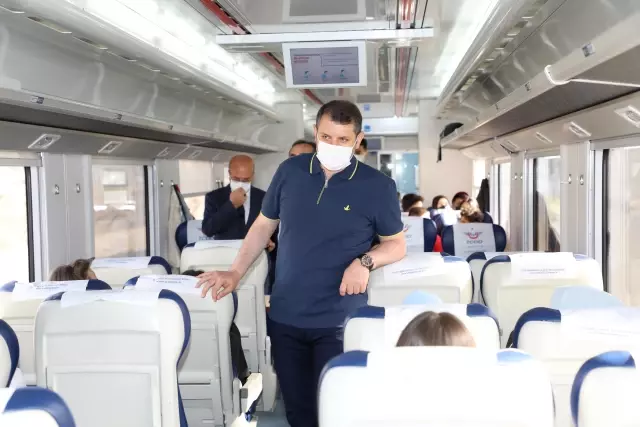 Vali Salih Ayhan öğrenciler ile Divriği ilçesini gezdi