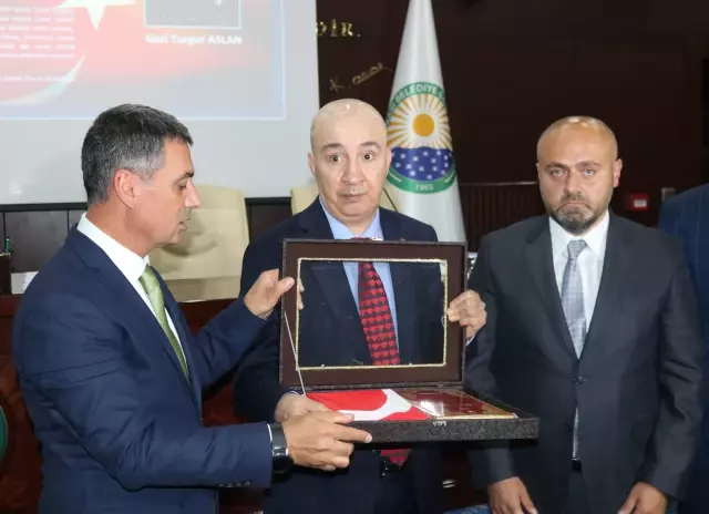 Gölbaşı Belediyesi Meclisi'ne 15 Temmuz Gazisi Turgut Aslan'dan ziyaret