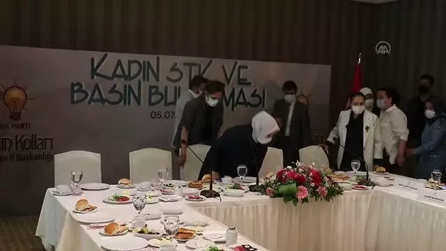 AK Parti Genel Merkez Kadın Kolları Başkanı Ayşe Keşir, Van'da kadınlarla bir araya geldi Açıklaması