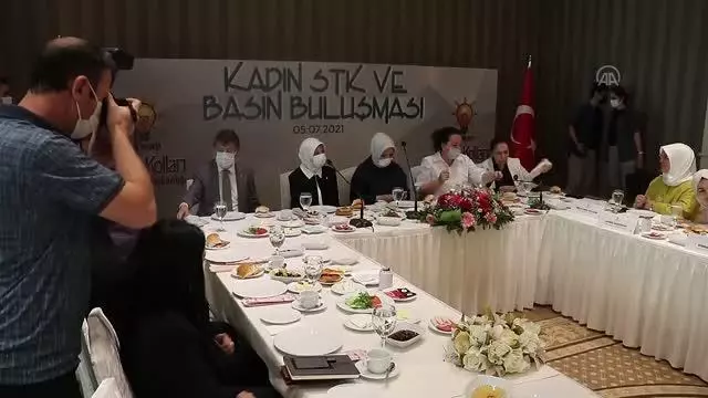 AK Parti Genel Merkez Kadın Kolları Başkanı Ayşe Keşir, Van'da kadınlarla bir araya geldi Açıklaması