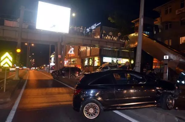 Son dakika haberi: AVCILAR'DA TRAFİK KAZASI 2 YARALI