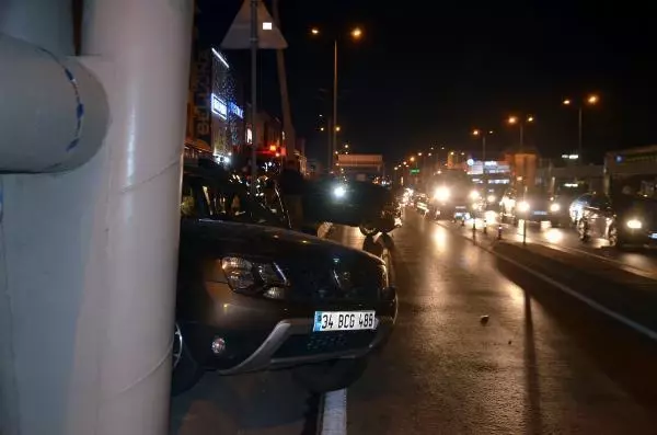 Son dakika haberi: AVCILAR'DA TRAFİK KAZASI 2 YARALI