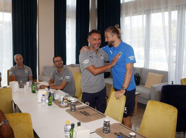 Büyük buluşma gerçekleşti! Vitor Pereira ile Caner Erkin'in samimi fotoğrafına beğeni yağdı