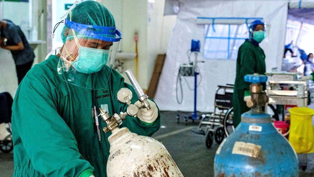 Covid-19: Endonezya'da artan vakalar nedeniyle hastanelerde oksijen sıkıntısı yaşanıyor