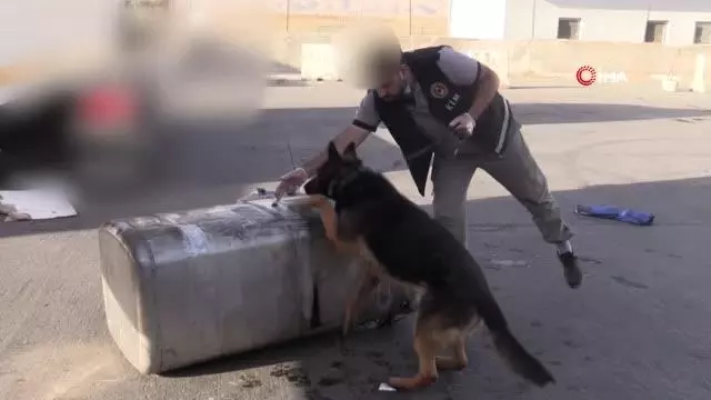 En yüksek miktar oldu... Gümrük Muhafaza Gürbulak'ta 462 litre likit eroin ele geçirdi