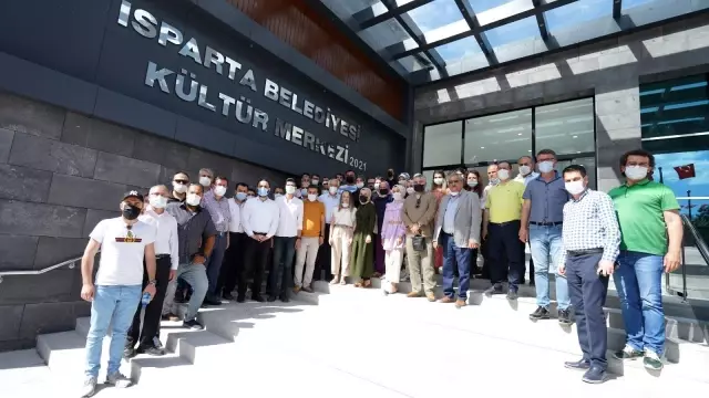 Isparta'da AK Parti teşkilatları belediye yatırımlarını inceledi