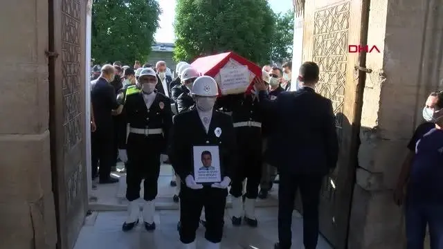 KAZADA ŞEHİT OLAN POLİS GÖZYAŞLARI ARASINDA TOPRAĞA VERİLDİ