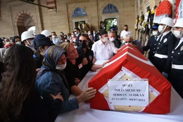 KAZADA ŞEHİT OLAN POLİS GÖZYAŞLARI ARASINDA TOPRAĞA VERİLDİ