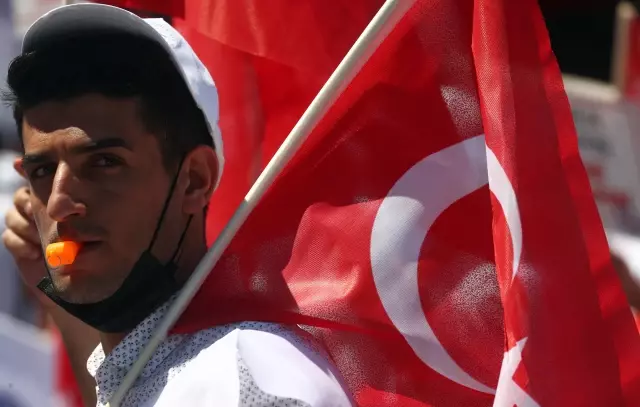 Kırşehir ve Sivas'ta Memur-Sen ücretlere seyyanen zam talep etti