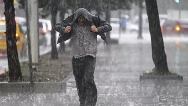 Meteoroloji'den İstanbul dahil 5 ile turuncu kodlu, 5 ile de sarı kodlu uyarı: Metrekareye 100 kilogram yağış düşebilir