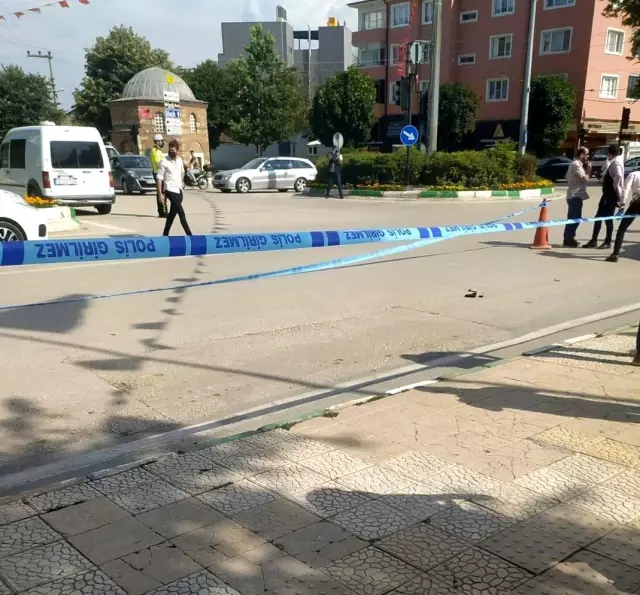 Son dakika! Meydandaki tartışma büyüdü, bir kişi silahla yaralandı
