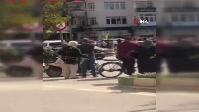 Son dakika! Meydandaki tartışma büyüdü, bir kişi silahla yaralandı