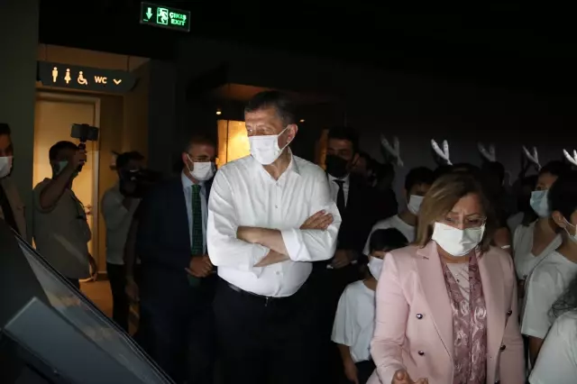 Son dakika! Milli Eğitim Bakanı Ziya Selçuk, Gaziantep'te temaslarda bulundu, öğrencilerle buluştu
