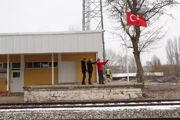 Son dakika: MİRALAY NAZIM BEY'İN ADI, ŞEHİT OLDUĞU ÇÖĞÜRLER TREN İSTASYONU'NDA YAŞATILACAK Son dakika: MİRALAY NAZIM BEY'İN ADI, ŞEHİT OLDUĞU ÇÖĞÜRLER TREN İSTASYONU'NDA YAŞATILACAK
