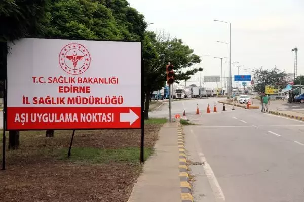 Mobile vaccination center for 'expatriates' at Kapikule Border Gate