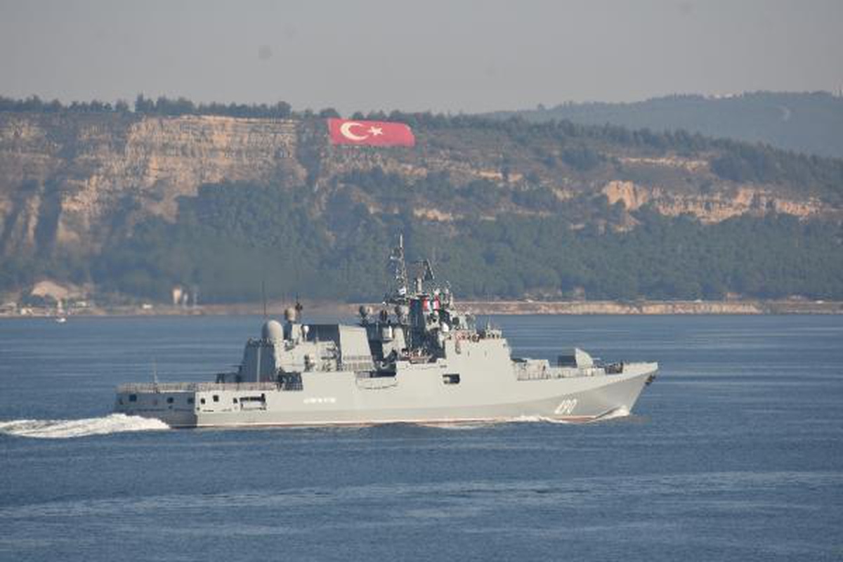 RUS SAVAŞ GEMİSİ, ÇANAKKALE BOĞAZI'NDAN GEÇTİ