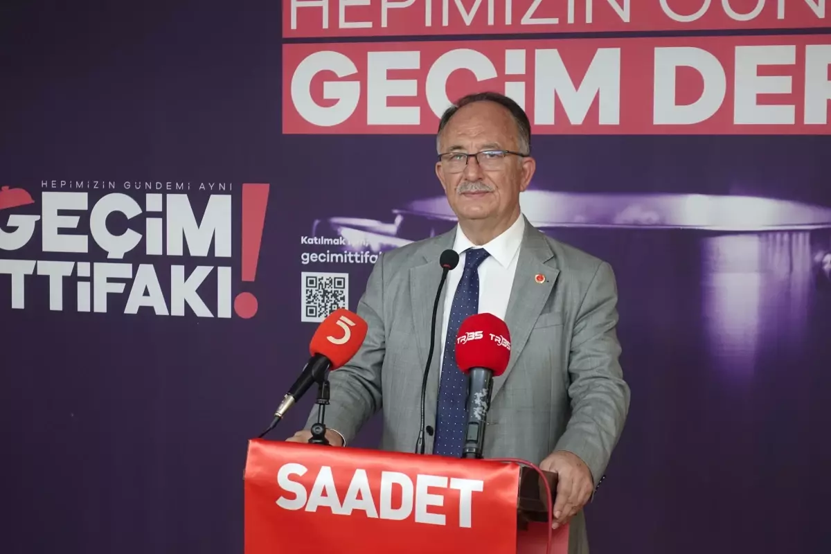 Saadet Partisi Genel Başkan Yardımcısı Kılıç, İzmir'de basın toplantısı düzenledi