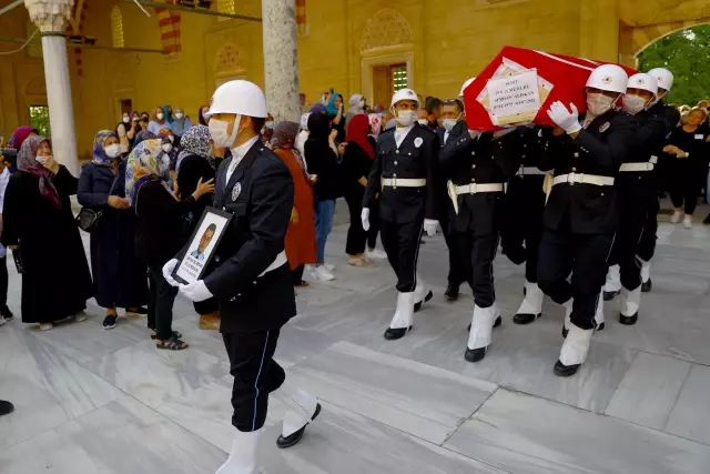 Son Dakika | Şehit polis memurunun cenazesi Edirne'de toprağa verildi Son Dakika | Şehit polis memurunun cenazesi Edirne'de toprağa verildi