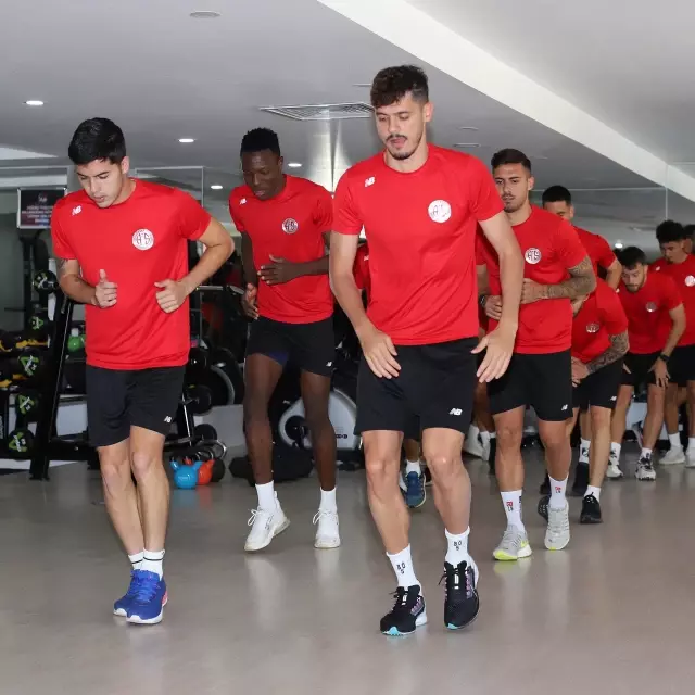 Antalyaspor, Erzurum kampında yeni sezon hazırlıklarına devam ediyor