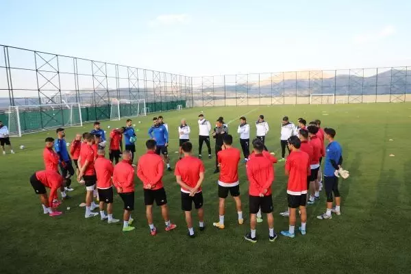 SPOR Aytemiz Alanyaspor'un Burdur kampı başladı