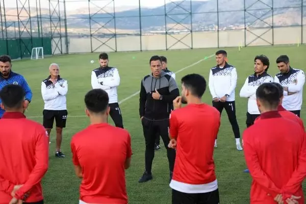 SPOR Aytemiz Alanyaspor'un Burdur kampı başladı