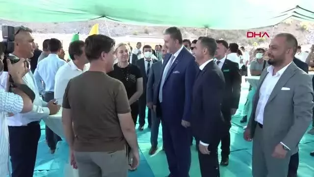 Son dakika haberi... BAKAN ÇAVUŞOĞLU: DAHA ÖNCE MUZU İTHAL EDERKEN BUGÜN MUZ, MANGO, AVOKADO İHRAÇ EDER HALE GELDİK